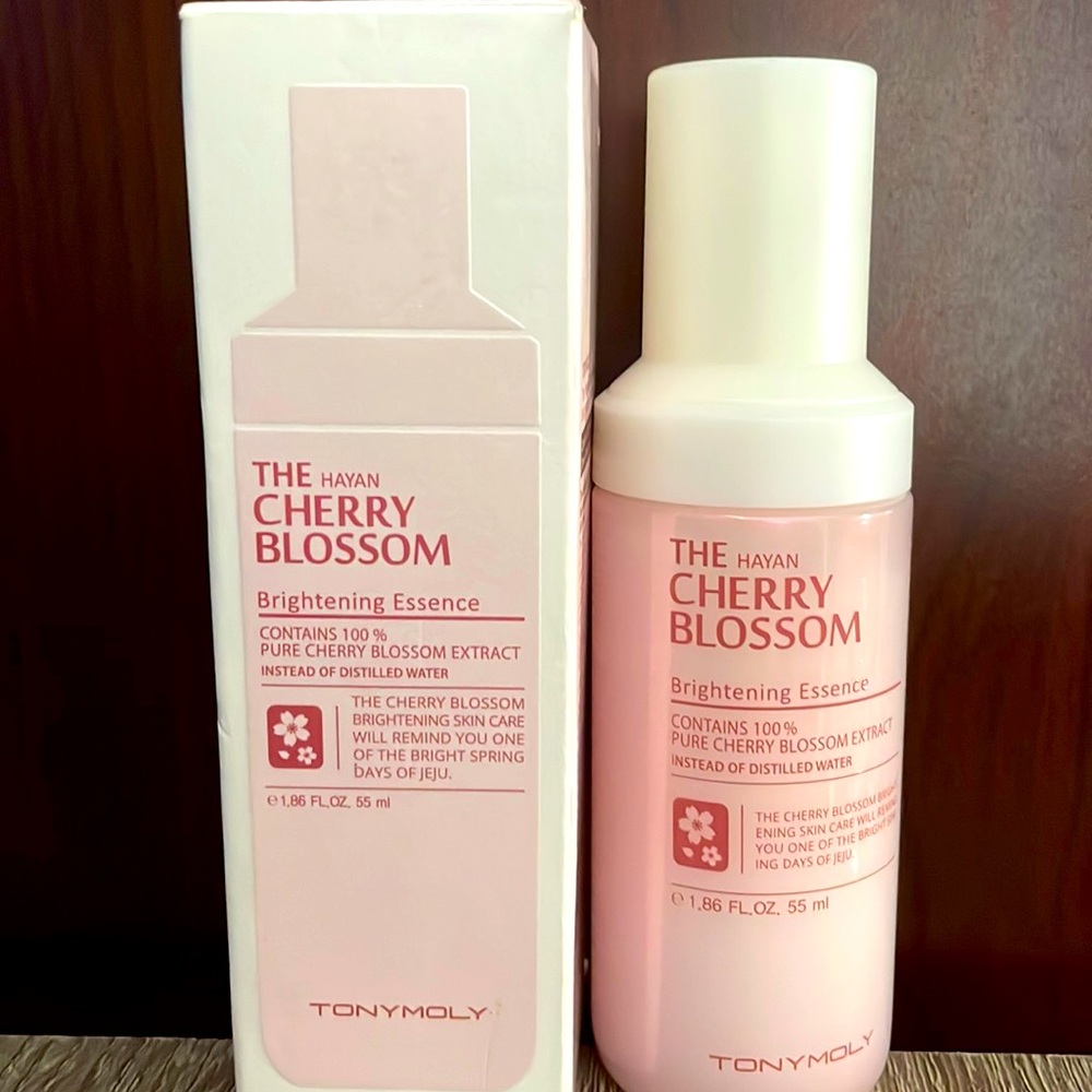 🆕 TONYMOLY Cherry Blossom Brightening Essence